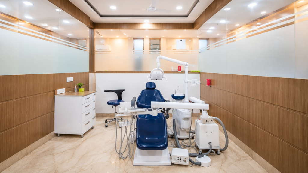 Best Veneers Treatment in Pitampura Best painless RCT